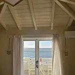 מלון Ammos Boutique Rooms-seafront In 3*