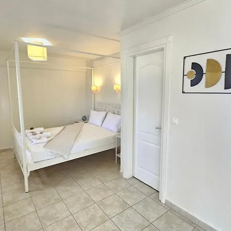 Hotel Ammos Boutique Rooms-white Refined By The Sea In Town