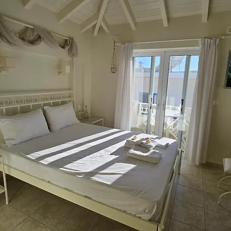 Hotel Ammos Boutique Rooms-white Refined By The Sea In Town 3*