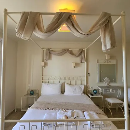 Ammos Boutique Rooms-white Refined By The Sea In Town