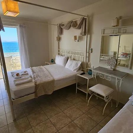 Ammos Boutique Rooms-white Refined By The Sea In Town Hotel Elafonissos