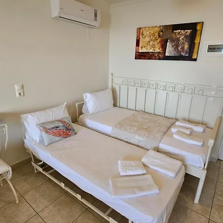 Ammos Boutique Rooms-white Refined By The Sea In Town