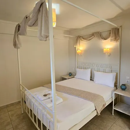 Hotel Ammos Boutique Rooms-white Refined By The Sea In Town 3*
