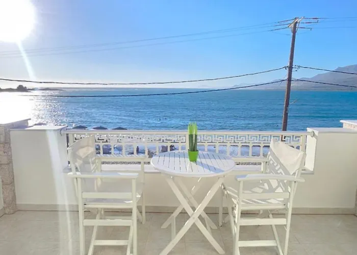 Ammos Boutique Rooms-seafront In 酒店