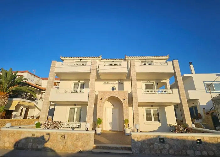 Ammos Boutique Rooms-white Refined By The Sea In Town