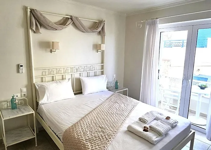 Hotel Ammos Boutique Rooms-white Refined By The Sea In Town 3*