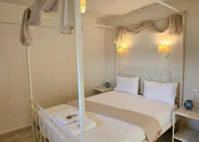 Hotel Ammos Boutique Rooms-white Refined By The Sea In Town 3*